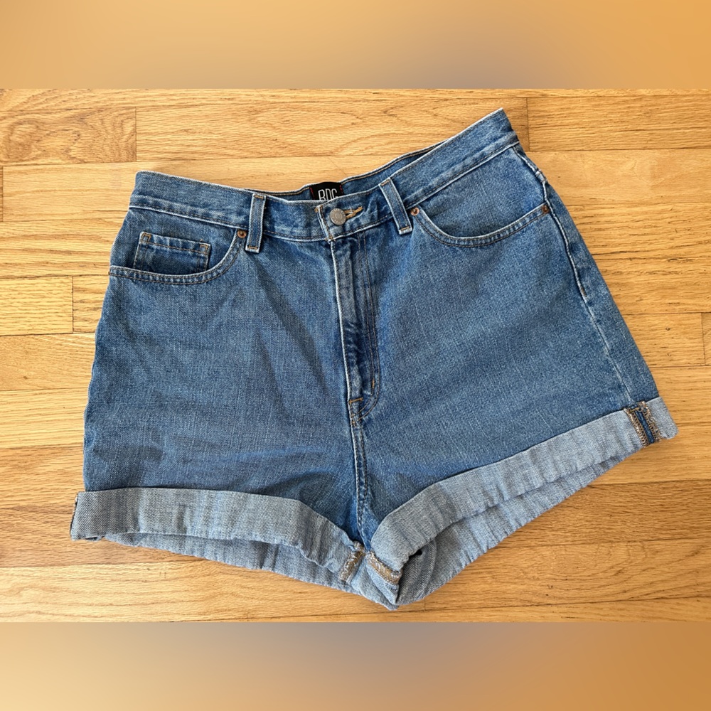 Urban Outfitters BDG Mom High-Rise Jean Denim Shorts - size 31